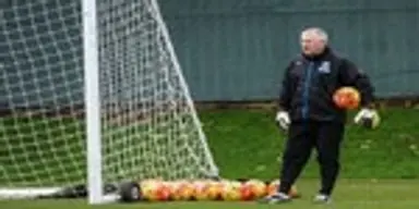 Simon Smith (Goalkeeper Coach)