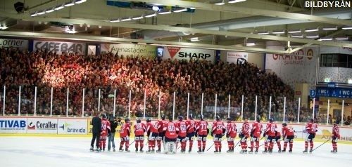 Infor Orebro Vaxjo Lakers Far Ett Massivt Stod I Behrn Arena Vaxjo Svenskafans Com Av Fans For Fans