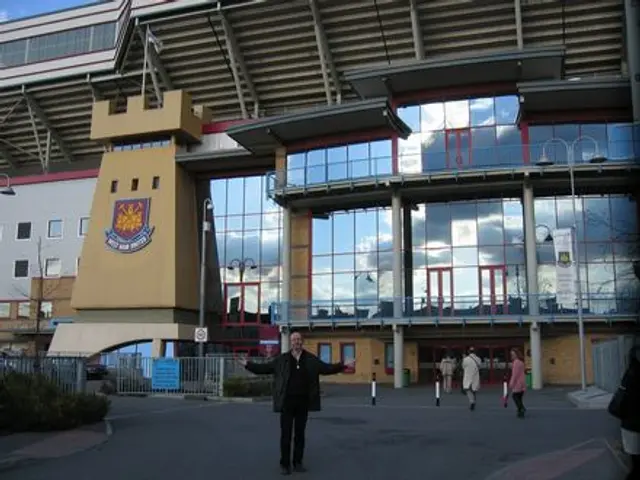 M&aring;nadens West Ham Supporter september 2009