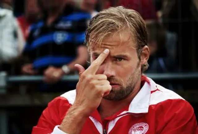 Olof Mellberg knockad i Europa League-match