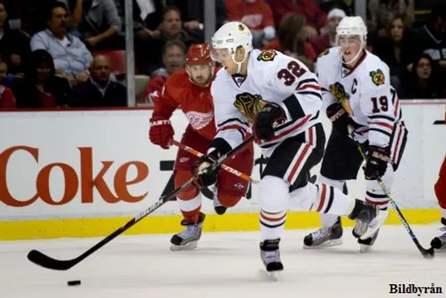 Carolina trejdar med Chicago - Versteeg till Canes