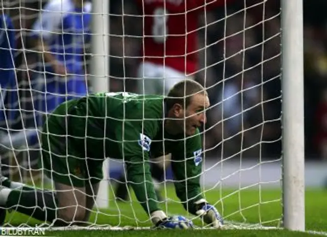 Leicester lånar Chris Kirkland