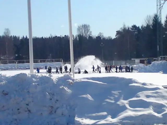 Sn&ouml;skottning p&aring; Stora Valla