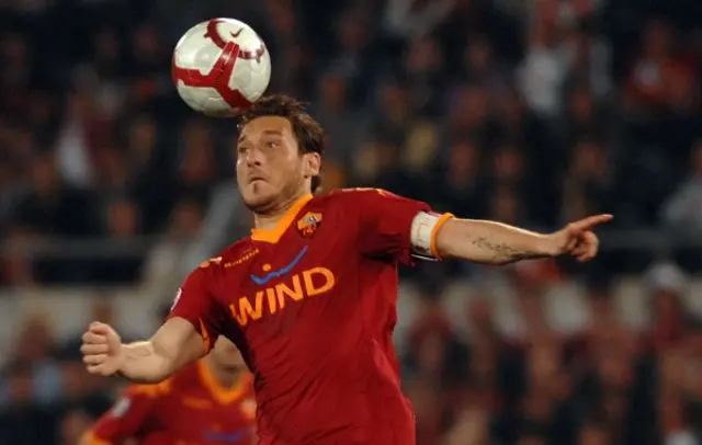 Roma-Chievo 2-0: "Scusate il ritardo"