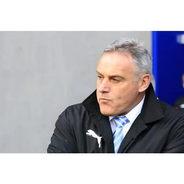 Dave Jones stannar i Cardiff City!