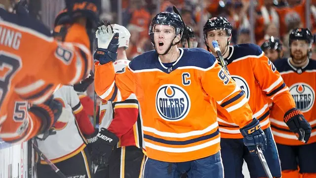 McDavid med ett hattrick i premiären