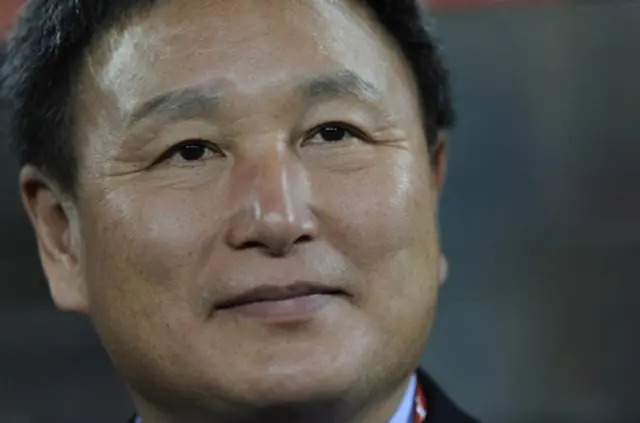 Huh Jung-Moo lämnar sin post
