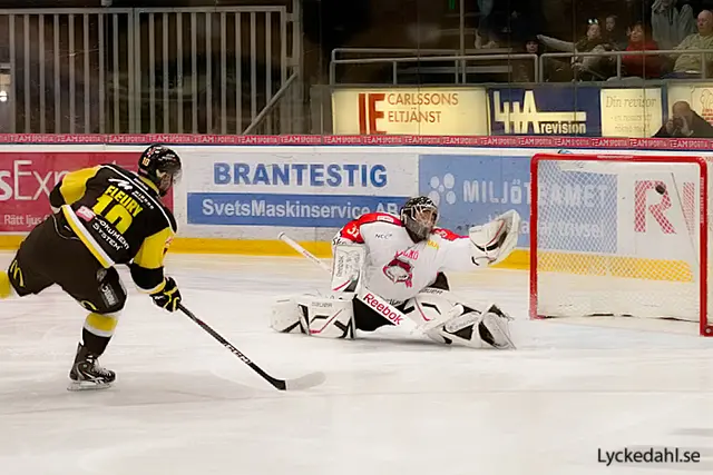 Damien Fleury har skrivit på för två år