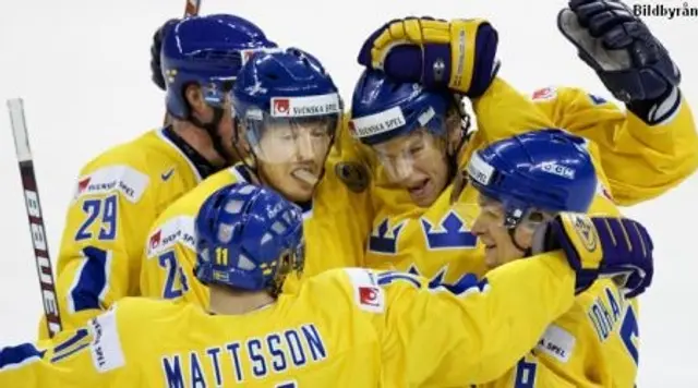 Tre Kronor v&auml;rldsm&auml;stare efter uppvisning