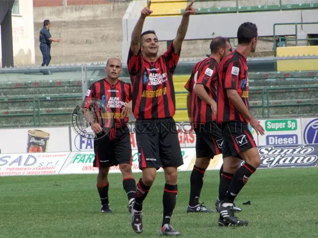 Nocerina-Siracusa 0 - 0: fast försprånget ökar..