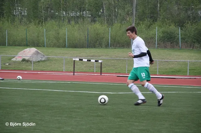 Två spelare lämnar