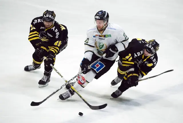 Första på 16, Färjestad slagna i straffläggning