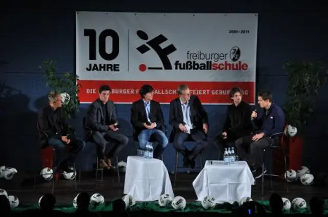 Joachim Löw i diskussion om tysk fotbollsutveckling 