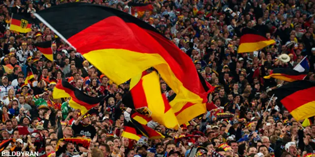 Deutschland 3-0 Holland: Schwaaarz, Rot, Gooold.....