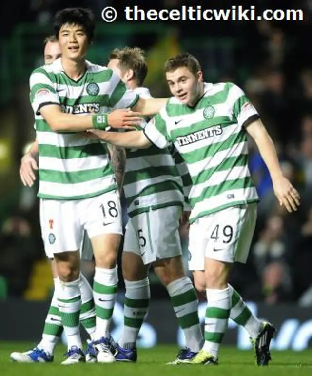 Celtic - Dunfermline: 2-1: Tidiga mål från Hooper & Forrest krympte avståndet till ledande Rangers