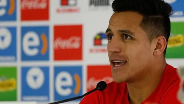 Alexis Sánchez lägger locket på och tokhyllar sina svenska lagkamrater