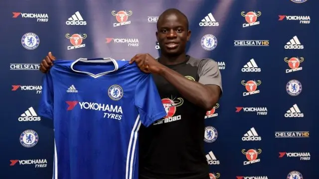 Kanté förlänger med Chelsea