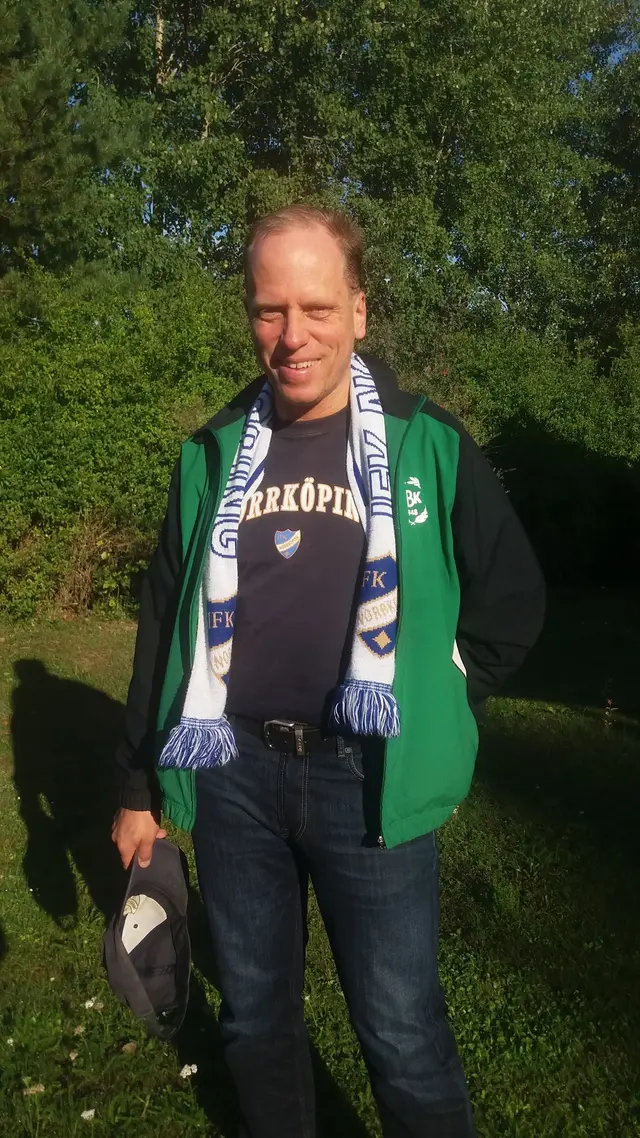 Mattias Andersson speaker i matchen Brottby IFK Norrköping är en Exilsnok