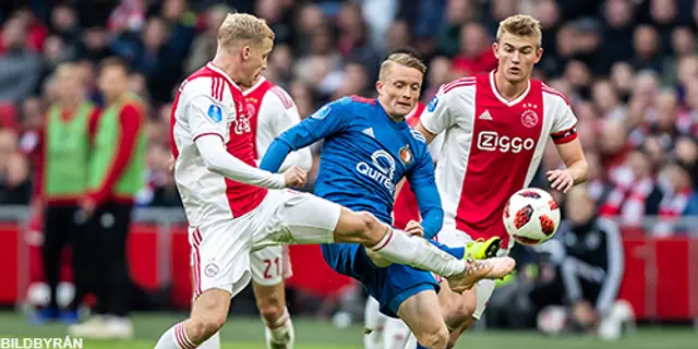 Feyenoord 6 - 2 Ajax. Sökes: Borttappat Ajax-försvar, sågs senast före jul. Återlämnas till Erik ten Hag.