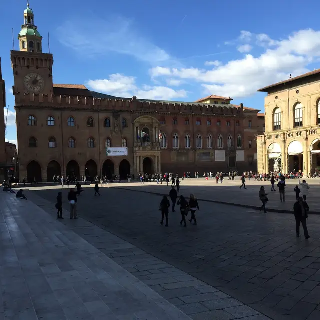 Piazza Maggiore - Torget som definierar staden