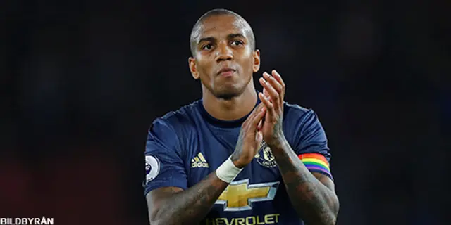 Ashley Young klar för Inter Milan