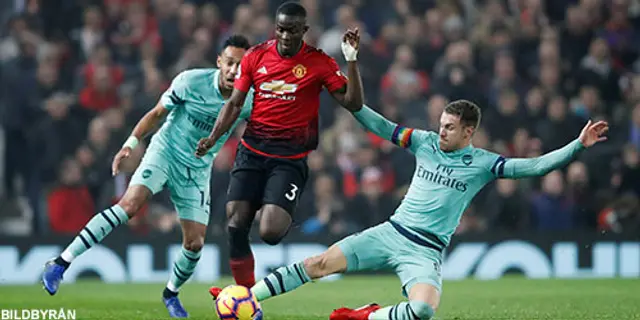 Eric Bailly förlänger med Manchester United