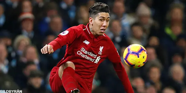 Efter gårdagens missade träning - Firmino med resten av laget på Anfield idag