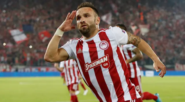 Olympiakos kryssade mot fjolårsfinalisten i Champions League och till helgen väntar derby mot ett Panathinaikos i kris