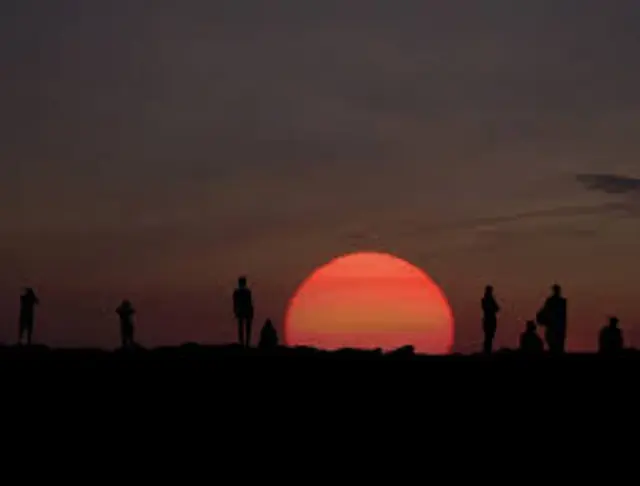 Solen på väg ner i Öster – för att åter stiga i väster?   