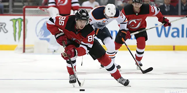 Jack Hughes presenterade sig när Devils vann andra raka