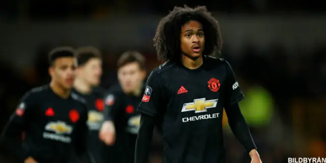 Tahith Chong förlänger med Manchester United