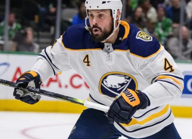 Zach Bogosian till Tampa Bay