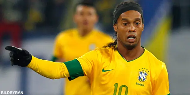 Ronaldinho hyllar Liverpools mittfält