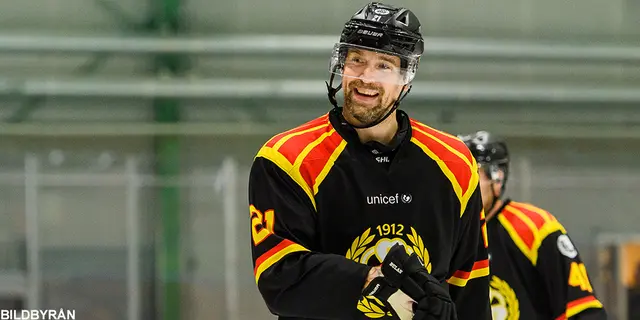 INFÖR BRYNÄS – RÖGLE: Gör Greg Scott SHL-premiär ikväll?