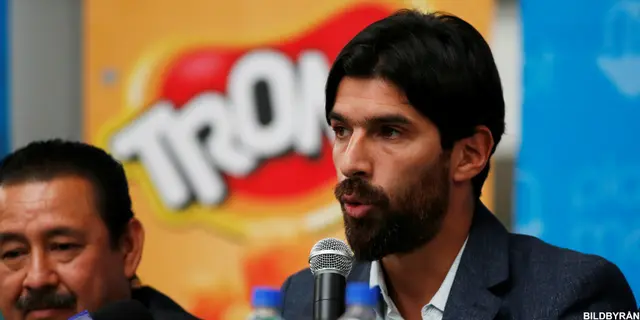 Sebastian "Loco" Abreu tar över
