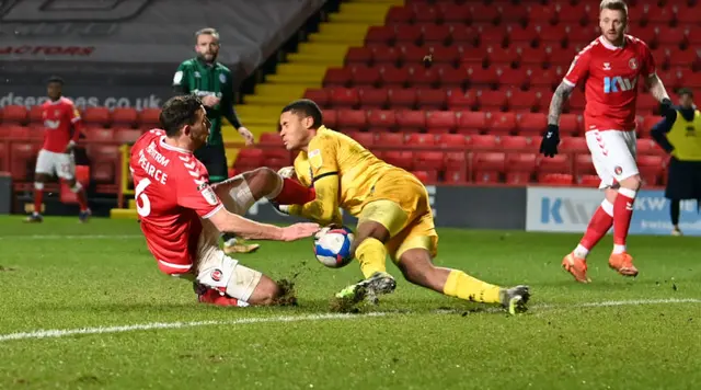 Charlton - Rochdale A.F.C. 4-4 