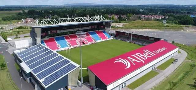 Sale Sharks och Salford City Football Club är nära att få till ett avtal med Salford City Council om att köpa AJ Bell Stadium