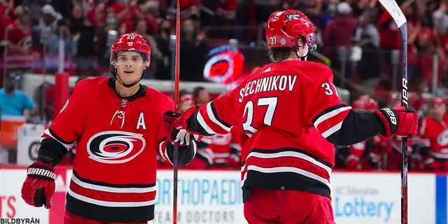 Carolina ruschar mot Stanley Cup-finalen