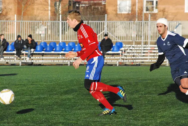 Seger i första tävlingsmatchen för säsongen