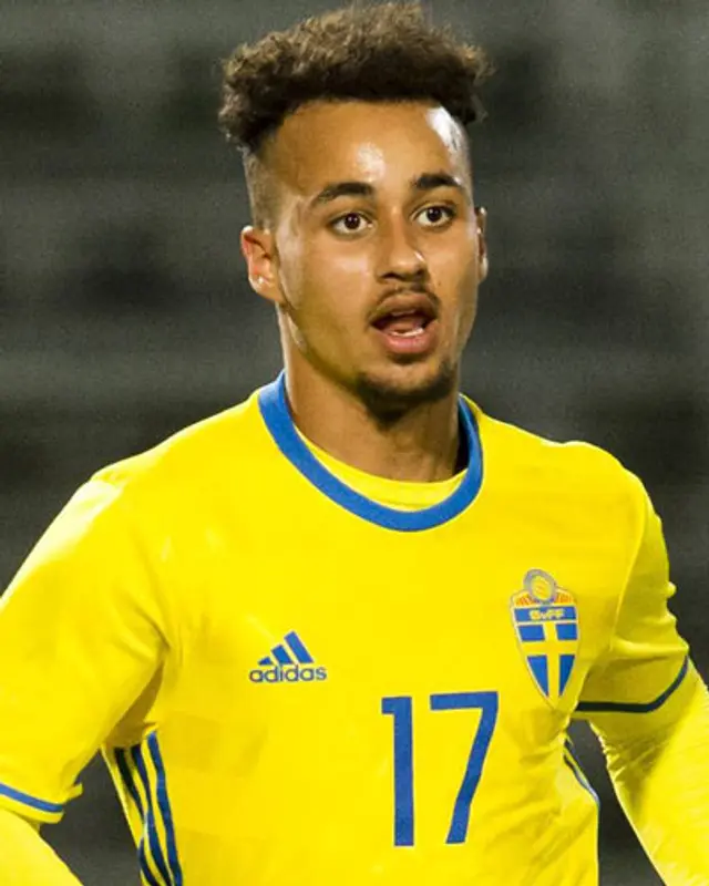 Victor Fors förlänger med AFC Eskilstuna