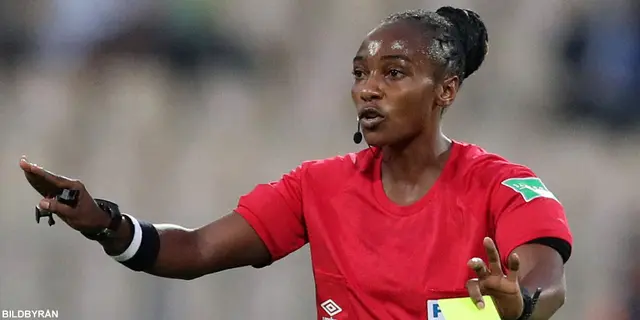 Salima Mukansanga - förste kvinnliga huvuddomaren i AFCON