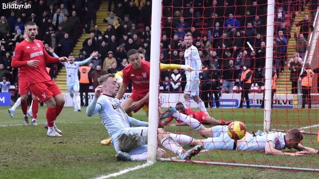 Kidderminster Harriers 1-2 West Ham: Högdramatiskt när West Ham avancerade i FA-cupen