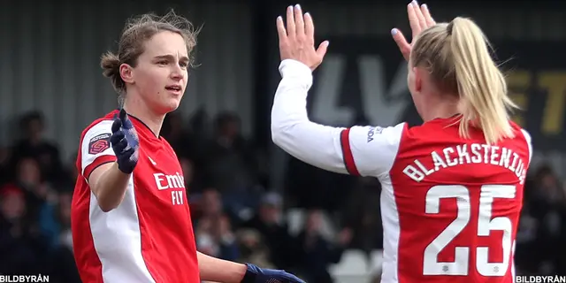Women: Gunners på väg att handla forward