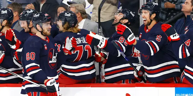 Tre snabba efter Jets – Blackhawks 4-0