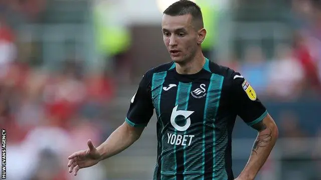 Stoke lånar in trio