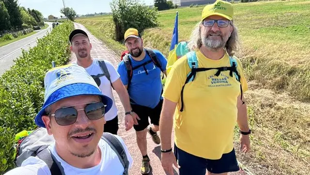 47 kilometer till fots för Hellas
