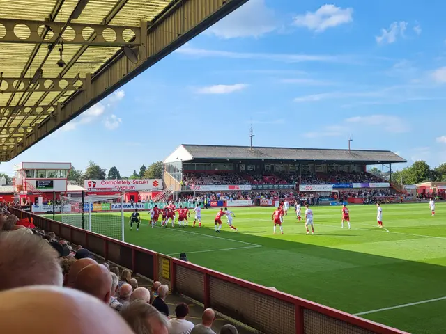 Barnsley besegrade Cheltenham med 2-0