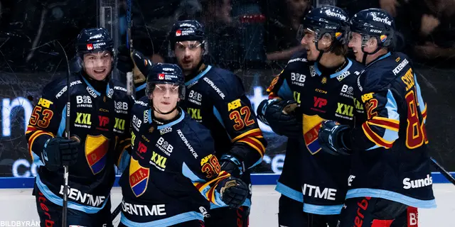 Det smällde på Hovet den 25e