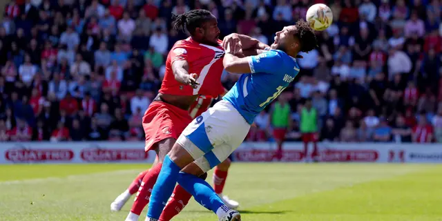 Stockport och Leyton kryssade efter domarskandal