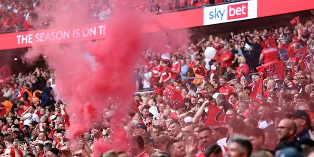 Thierry Small lämnar Charlton